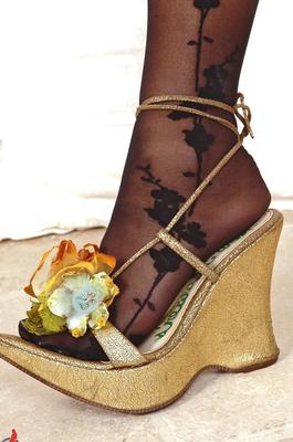 21P Hot Legs and Feet Ines Cudna