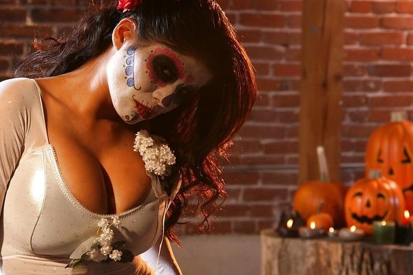 16P Stunning latina in cosplay outfit Alexis Amore revealing her goods