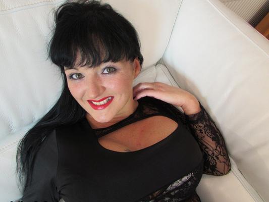15P Asslicking MILF Devon Breeze loves old cock