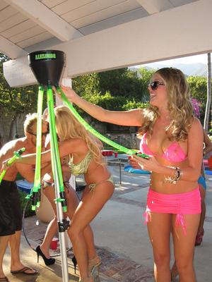21P Curvy babe Kelly Madison throws a sexy party and hot babes show their curves