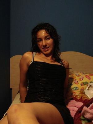 10P Indian girl removes a black dress before twerking her big booty
