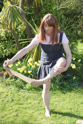 15P Lucimay takes a stroll outdoors that ends in a lengthy wank