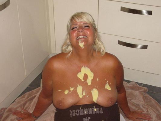 20P Middle-age blonde plumper Chrissy Uk covers her mostly naked body in batter