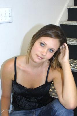 16P Astounding teen with tiny tits Farrah James is showing her body