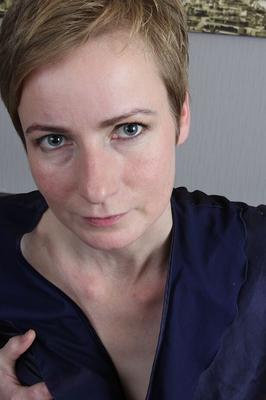 15P Short haired mature lady Sweet Nensy delves fingers into her wide open snatch