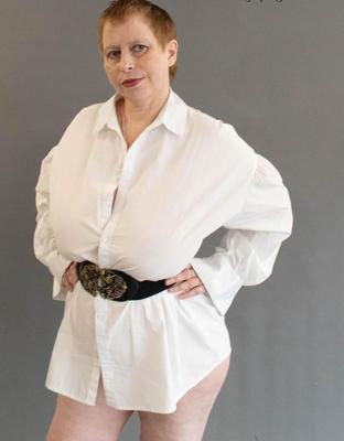 16P Mature BBW Posh Sophia exposes her huge boobs and pussy in OTK boots