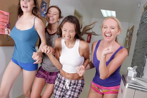 12P Cute coed girls suck cock during full blown orgy in dorm room