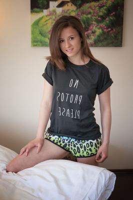 21P Beautiful American Cameran undresses and shows her sweet body in a solo