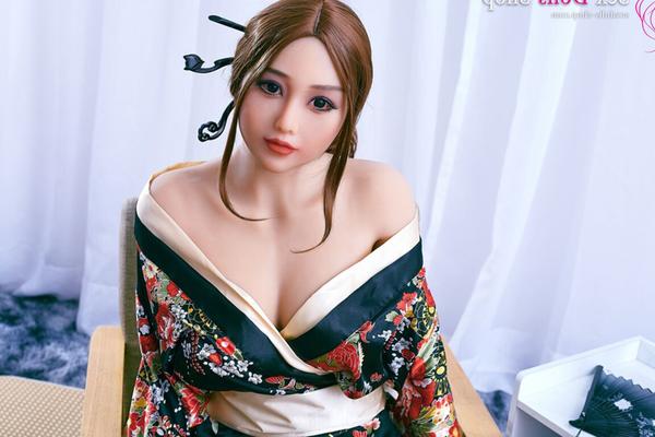 21P Sweet Japanese sex doll Saya displaying her nice tits & beautiful curvy ass