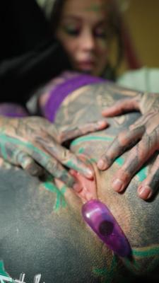 16P PHOTOSET Anuskatzz gets intimate fucked in the edit room with plug in ass and
