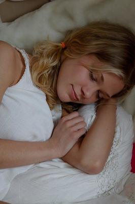 15P Cute teen Valya wakes up needing to attend to her super horny pussy