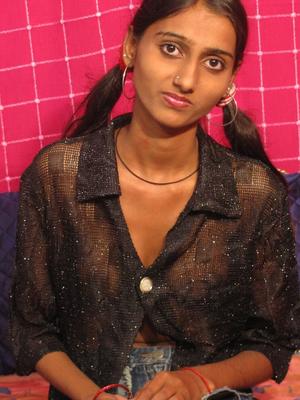 15P Indian Sex Lounge, elle prend tout