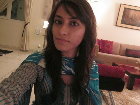 10P Self shoot pic of indian college girl in toilet