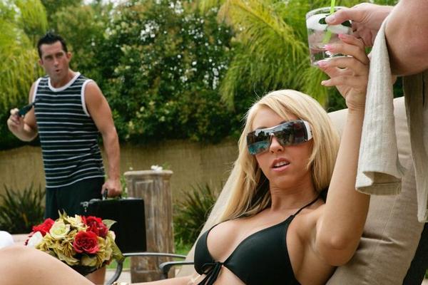 16P Blonde Jessica Lynn takes off her sexy bikini for blowjob and ass fuck