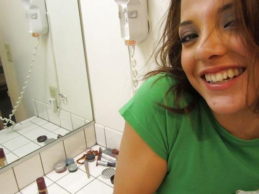 16P Sexy girlfriend Evilyn Fierce makes amateur shots of her youthful body