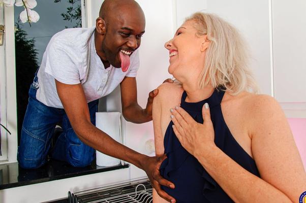 11P Horny guy fucking his Cougar neighbour Primal Moon with his big black cock