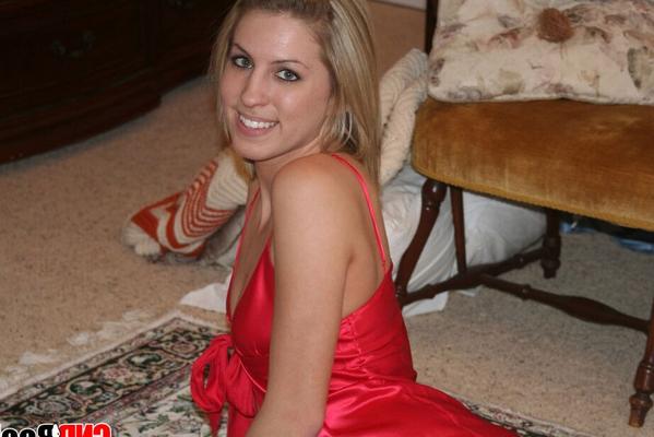 12P Horny blonde girl next door Becky is waiting for her Valentine to join her as