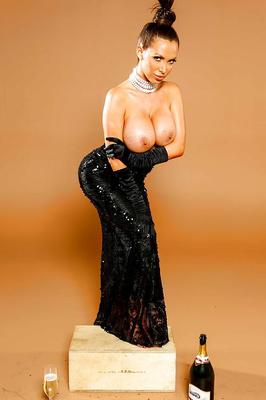 16P Awesome tanned milf Nikki Benz poses like a famous Holywood star!