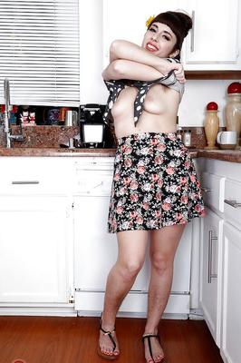 16P Older model Simone Delilah showing off hairy legs and twat in sandals