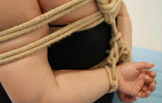 16P Strawberry blonde plumper is tied up with rope while cleave gagged