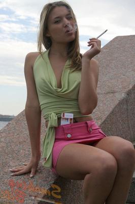 15P Smoking Bitch Non Nude Babe Amateur