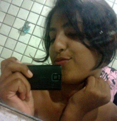 10P インドの女の子がシャワーで裸の写真を撮る