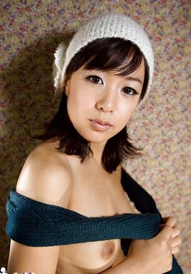 15P 魅惑的な曲線を披露するかわいいアジアの美女ナナ ナナミ