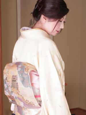 12P Japanese lady Ayano Murasaki receives a facial while posing in her lingerie