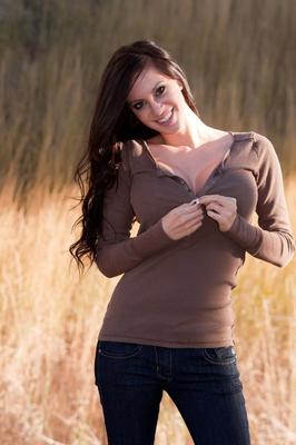 15P Amateur model Talia Shepard uncorks her round tits on train tracks