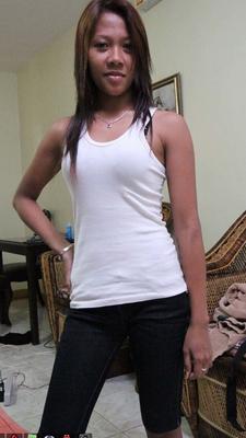 15P Filipino amateur Leena drips sperm from her ear after sex with a tourist
