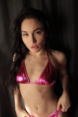 17P Tiny pornstar Gabriella Paltrova spreads her incredible butt cheeks in bikini