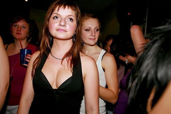 16P Lewd amateurs going crazy and getting naughty at the CFNM party
