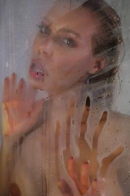 12P Busty MILF Nicole Aniston licks the steamy walls of the shower stall
