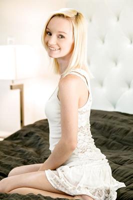 16P Fantastischer Amateur-Teenager, der all seine sexy Sachen zur Schau stellt