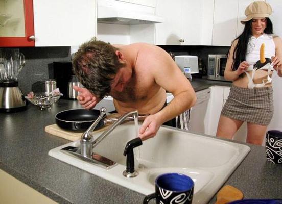 15P Strapon Slaves Strapon girl in kitchen