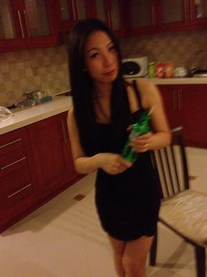 16P Ladyboy prostitutes head out looking for sex dates in high heels