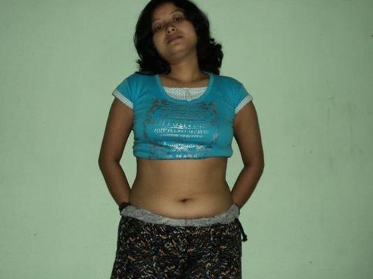 15P Newly wed indian wife padma showing herself off