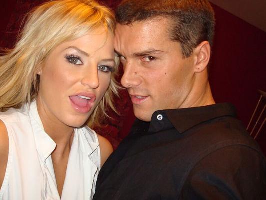 16P 巨乳の素人熟女美女ブルック・ベルがハードコアセックス