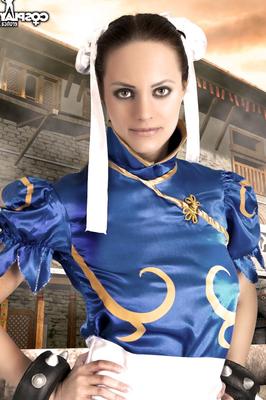 12P キャミィ、春麗ストリートファイターヌードコスプレ