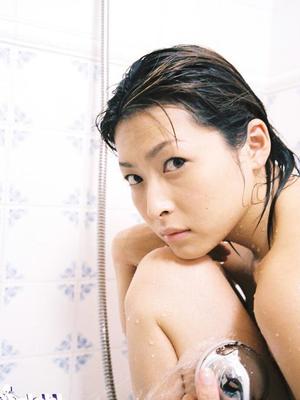 16P Appealing asian babe with big tits Nana Natsume taking bath