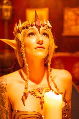 15P Latina Kitty Quinn shows off her sexy curves while posing in a solo cosplay