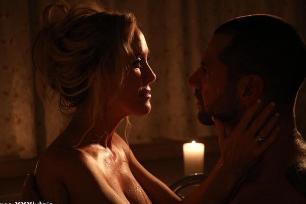 21P Hot MILF Brandi Love gets a hardcore fuck after kissing & caressing in a tub