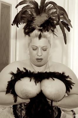 20P Mature cosplay queen Gina George exposes her thick body and juicy boobs