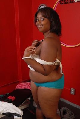 16P Fatty ebony Elite is undressing right after hardcore workout!