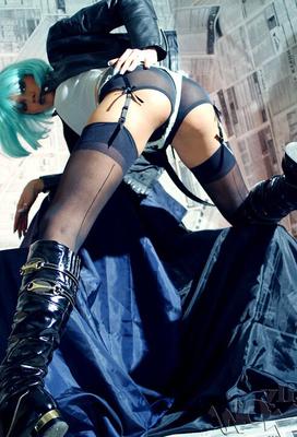 11P Kinky EMO MILF Lily em meias e botas