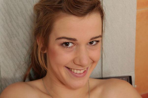 16P Skinny babe Liz is pissing and playing with her amazing tits