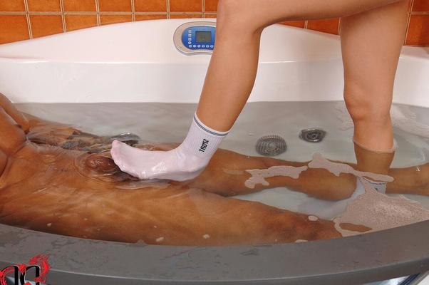 21P Hot Legs and Feet Erica Fontes