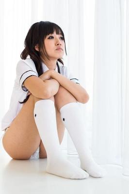 15P 琴美アジア人は口の中で兼を取得するまで男根を吸うのをやめません