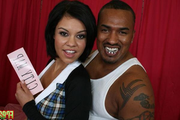 16P Teen babe Ruby Knox meets a sexy guy with a huge schlong