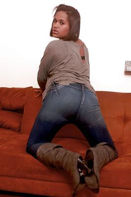 16P Nasty milf Yolanda Garcia showing her boobies and getting dirty